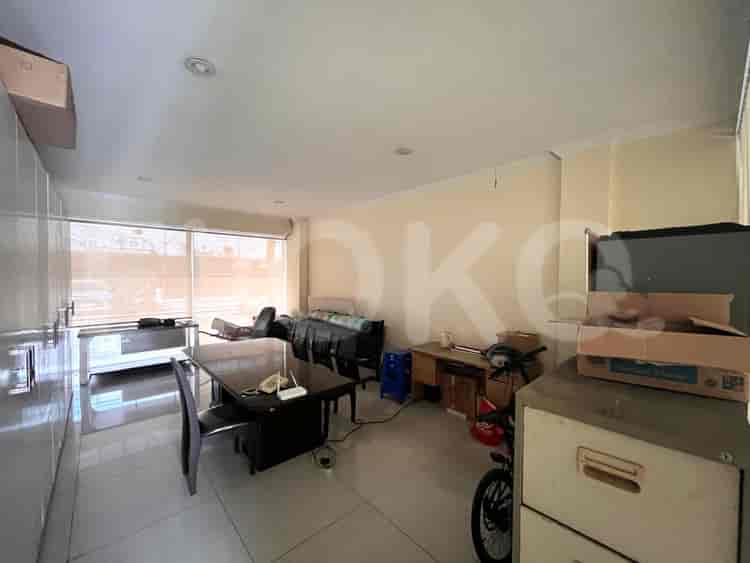 1008 sqm, shophouse for sale in Kebon Jeruk, Kebon Jeruk - RKSc94 4
