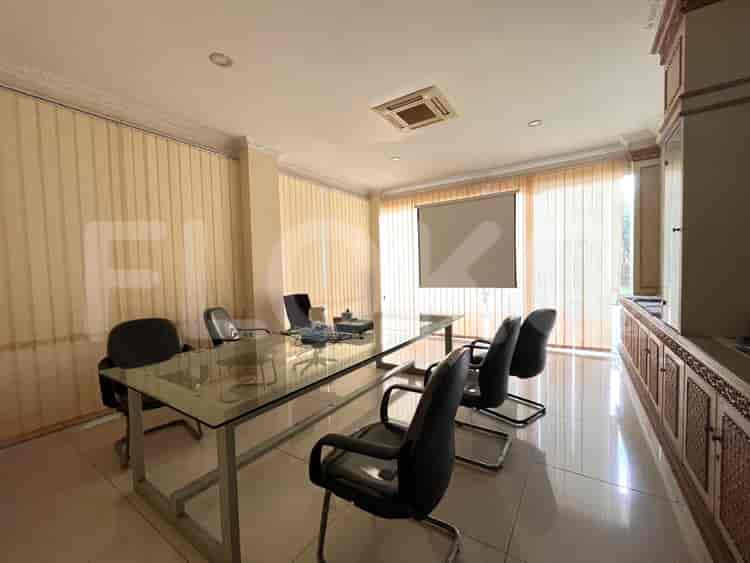 1008 sqm, shophouse for sale in Kebon Jeruk, Kebon Jeruk - RKSc94 5