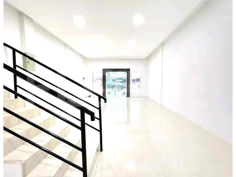 320 sqm, shophouse for sale in Kirana Boutique Office, Kelapa Gading 2