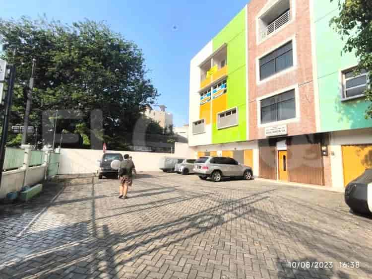 Dijual Ruko Luas 675 m2 di Tambak, Menteng - RKSde7 3