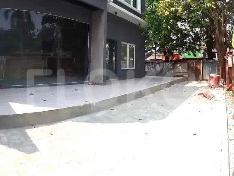 140 sqm, shophouse for sale in Raya Haji Sa'Abah, Meruya 3