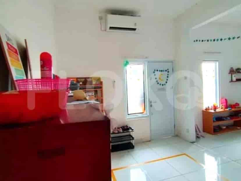 Dijual Ruko Luas 300 m2 di Villa Santika Jaya, Pancoran Mas 3