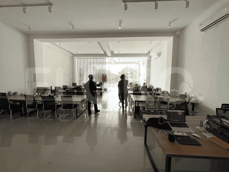 Dijual Ruko Luas 744 m2 di Muara Karang, Pluit - RKSc66 2