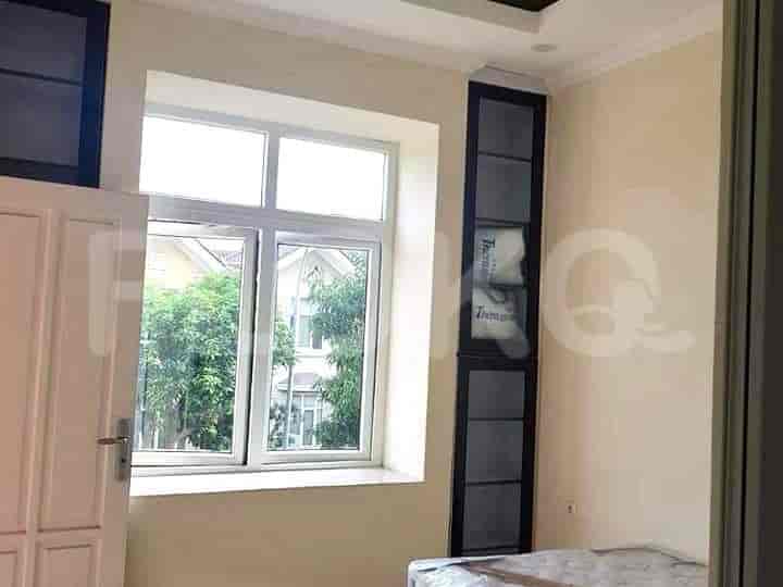 Dijual Rumah 3 BR, Luas 200 m2 di Sutera Intan, Alam Sutera - RHASc9d 5