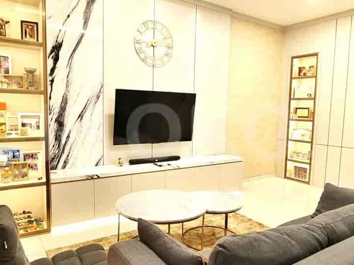 Dijual Rumah 4 BR, Luas 190 m2 di Alam Sutera, Alam Sutera - RHAS19e 2