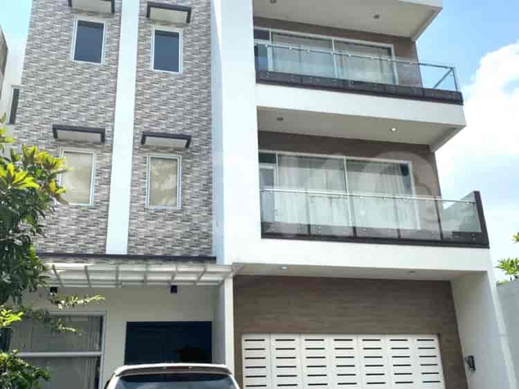 Dijual Rumah 4 BR, Luas 680 m2 di Sutera Palma, Alam Sutera - RHAS158 1