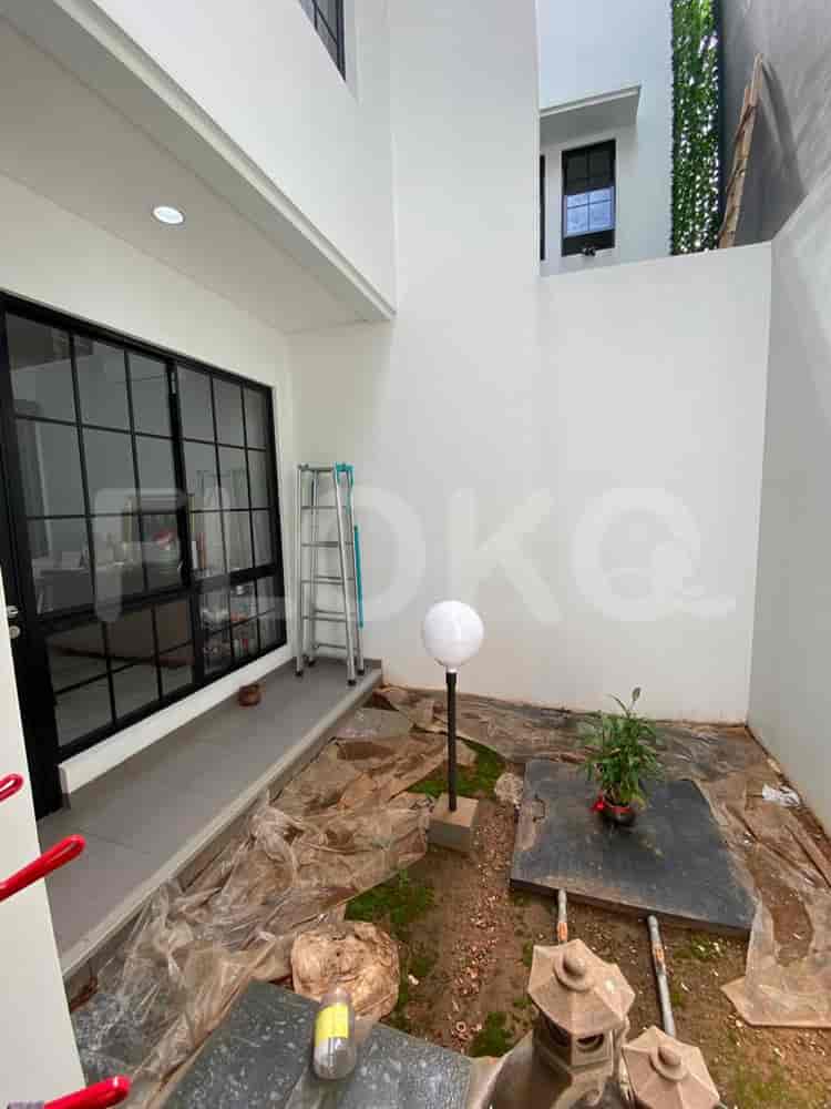 Dijual Rumah 5 BR, Luas 231 m2 di Cluster Winona, Alam Sutera - RHASb68 16