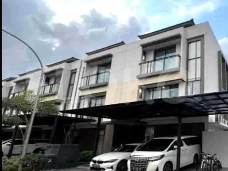 Dijual Rumah 5 BR, Luas 198 m2 di The Zora, BSD - RHAS5e4 1