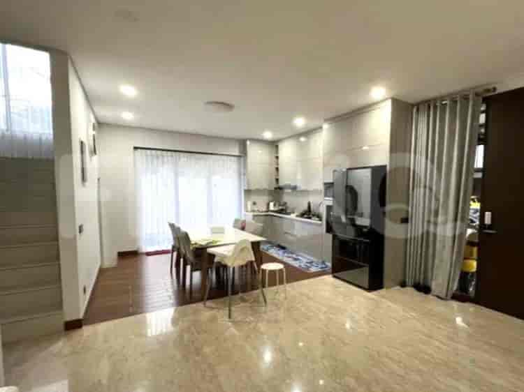 Dijual Rumah 5 BR, Luas 198 m2 di The Zora, BSD - RHAS5e4 2
