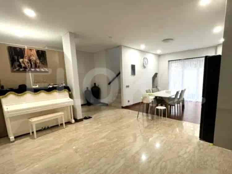 Dijual Rumah 5 BR, Luas 198 m2 di The Zora, BSD - RHAS5e4 3