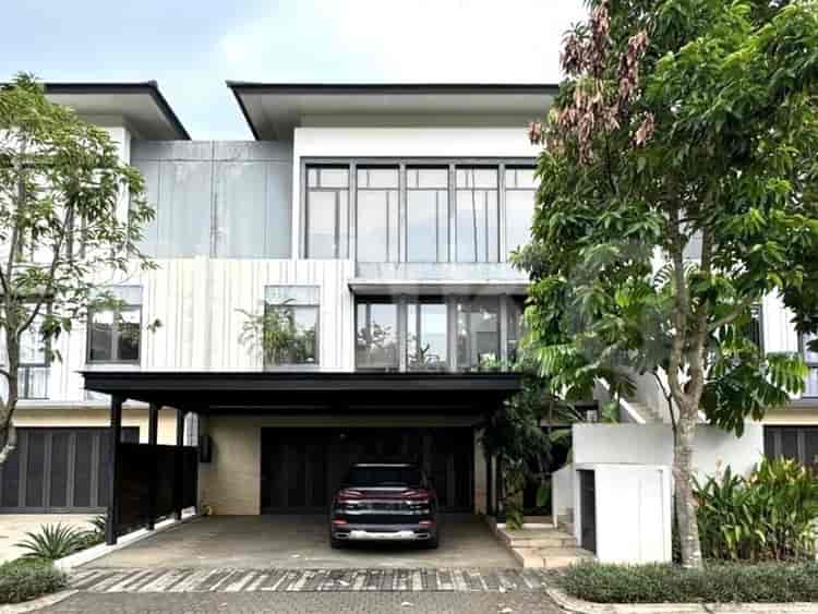 424 sqm, 5 BR house for sale in Navapark, BSD - RHAS853 1