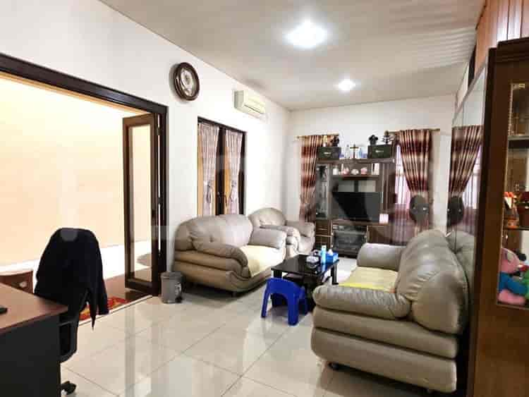 Dijual Rumah 3 BR, Luas 216 m2 di Harapan Indah, Bekasi - RHAS31b 2