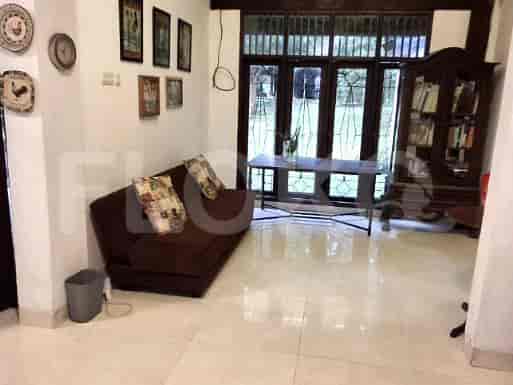 Dijual Rumah 3 BR, Luas 375 m2 di Bintaro Sektor 3A, Bintaro - RHASc08 5