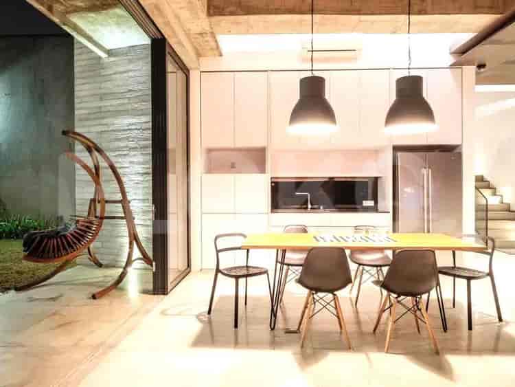 Dijual Rumah 3 BR, Luas 320 m2 di Pesanggrahan , Bintaro - RHAS1d6 4