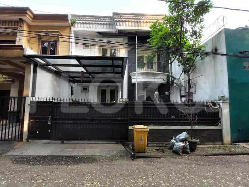 RHASe95, House in Bintaro for Sale | 2 Floors with Carport 1