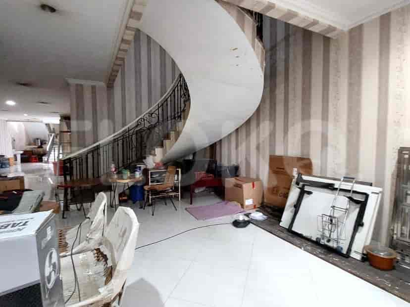 RHASe95, House in Bintaro for Sale | 2 Floors with Carport 8