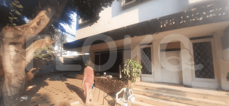 Dijual Rumah 4 BR, Luas 300 m2 di Blok M, Blok M - RHAS1fe 1