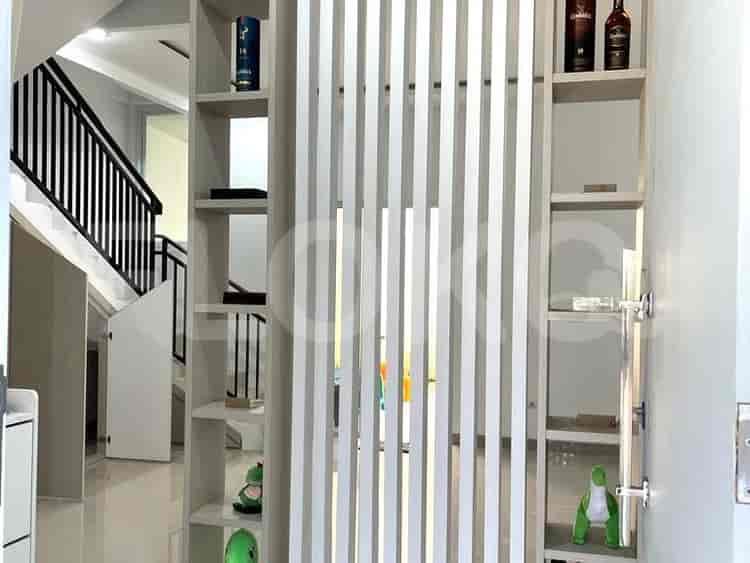 Dijual Rumah 5 BR, Luas 170 m2 di Yarra JGC, Cakung - RHAS4b9 2