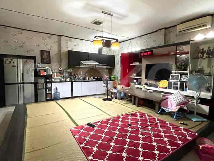 Dijual Rumah 3 BR, Luas 180 m2 di Cikarang, Cikarang - RHAS2fc 4