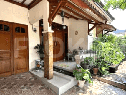 Dijual Rumah 3 BR, Luas 180 m2 di Cinere, Cinere - RHASe00 1