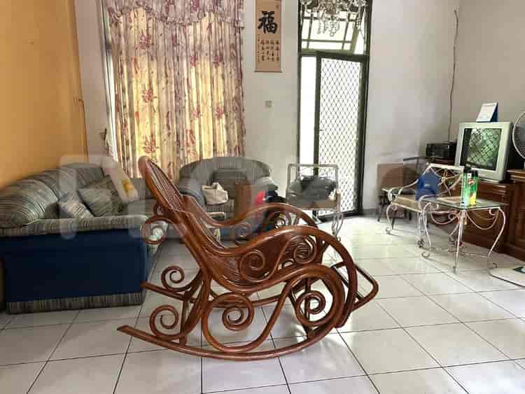 Dijual Rumah 4 BR, Luas 185 m2 di Gading Serpong, Gading Serpong - RHAS0b1 2