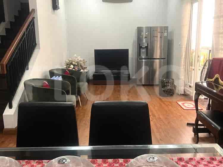 Dijual Rumah 4 BR, Luas 193 m2 di Cluster Maxwell, Gading Serpong - RHASdb8 3