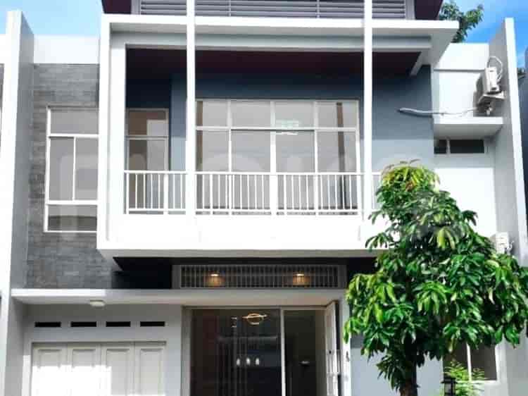 Dijual Rumah 4 BR, Luas 207 m2 di The Spring, Gading Serpong - RHASb59 1