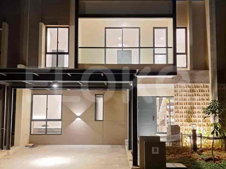 Dijual Rumah 4 BR, Luas 210 m2 di Gading Serpong - RHAS1e4 1