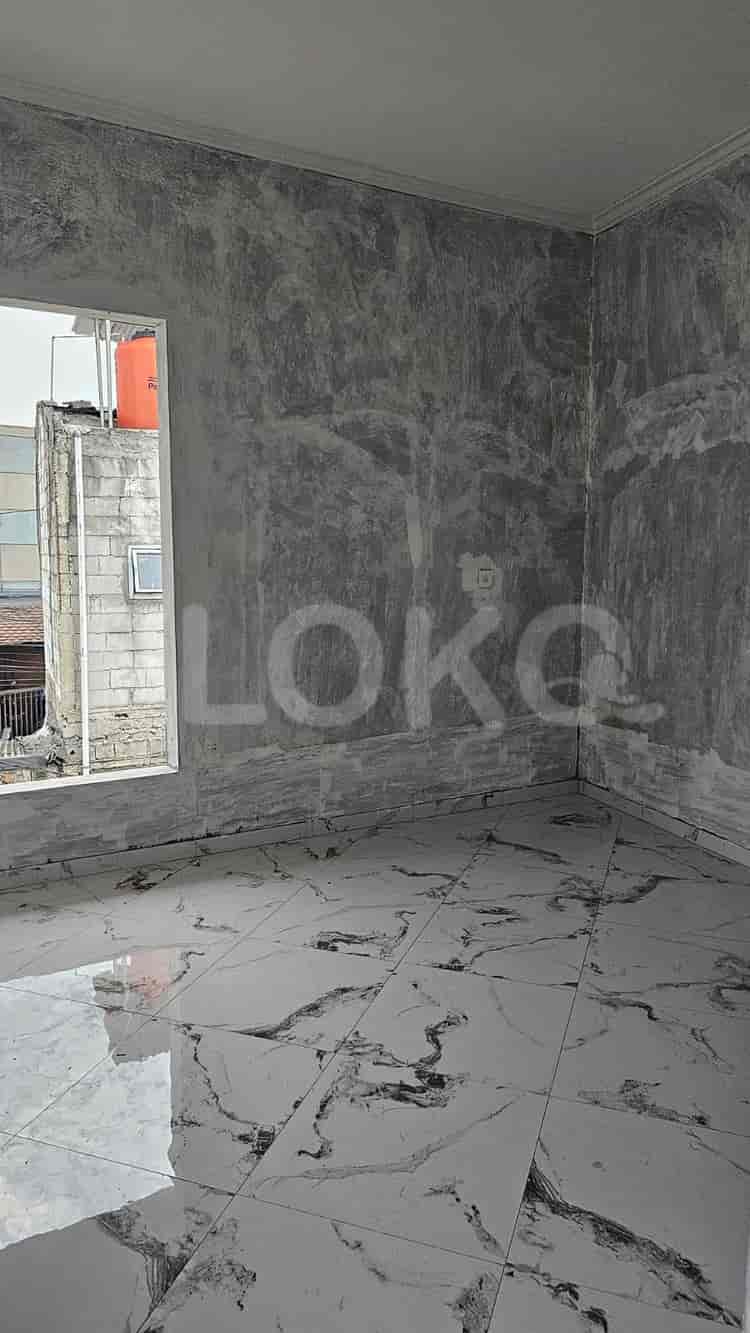 Dijual Rumah 4 BR, Luas 185 m2 di Gandaria, Gandaria - RHAS9a8 3