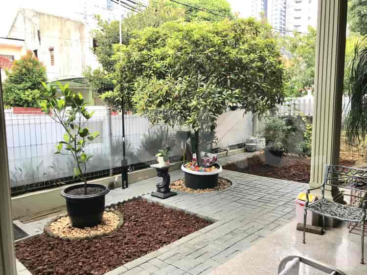 Dijual Rumah 4 BR, Luas 300 m2 di Gandaria, Kebayoran Baru, Gandaria - RHAS1cd 1