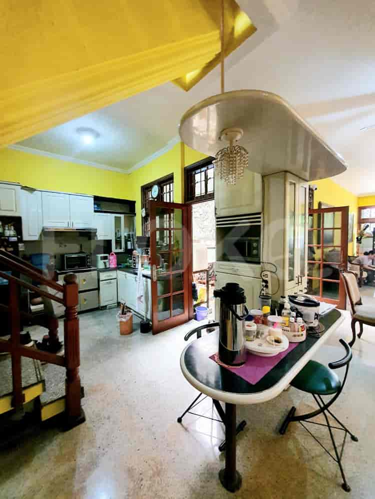 Dijual Rumah 4 BR, Luas 300 m2 di Gandaria, Kebayoran Baru, Gandaria - RHAS1cd 5