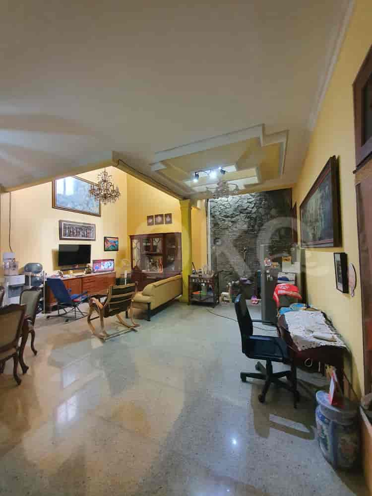 Dijual Rumah 4 BR, Luas 300 m2 di Gandaria, Kebayoran Baru, Gandaria - RHAS1cd 7