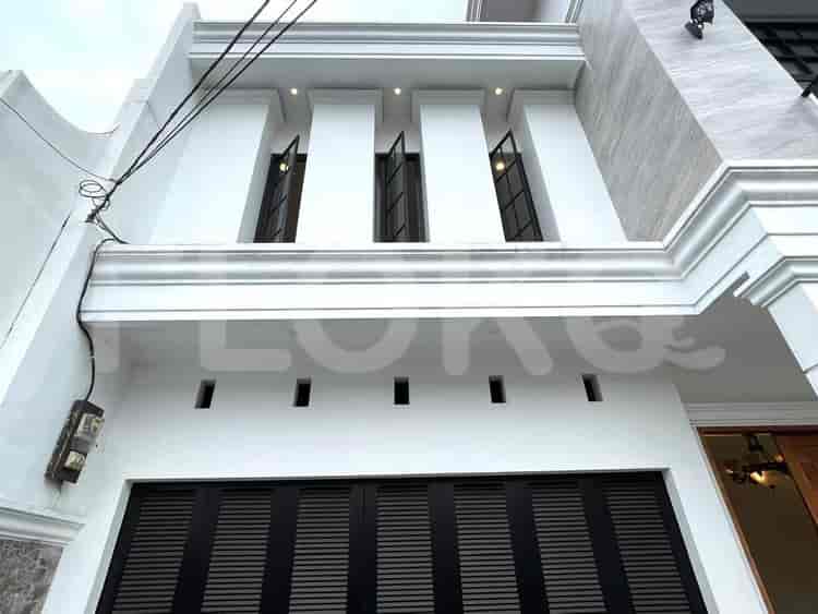 Dijual Rumah 4 BR, Luas 480 m2 di Gandaria, Gandaria - RHASd35 1