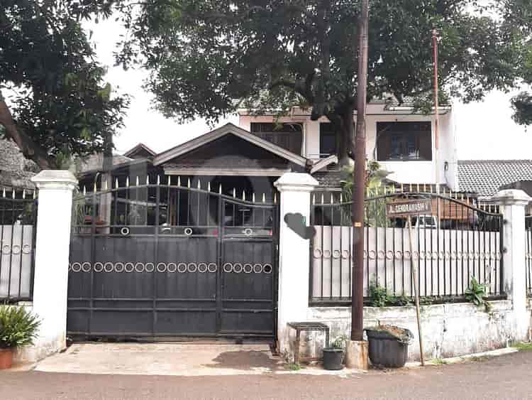 Dijual Rumah 6 BR, Luas 128 m2 di Haji Nawi, Gandaria - RHAS7c6 1