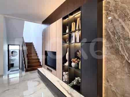 Dijual Rumah 3 BR, Luas 205 m2 di Jl. Kalibata Timur, Kalibata - RHASa9f 10