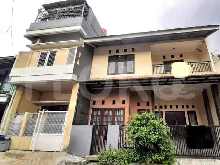 Dijual Rumah 4 BR, Luas 120 m2 di Jl. Raya Kalibata, Kalibata - RHAS2c8 24
