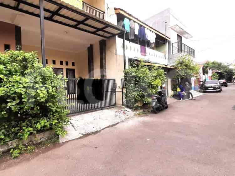 Dijual Rumah 4 BR, Luas 120 m2 di Jl. Raya Kalibata, Kalibata - RHAS2c8 25