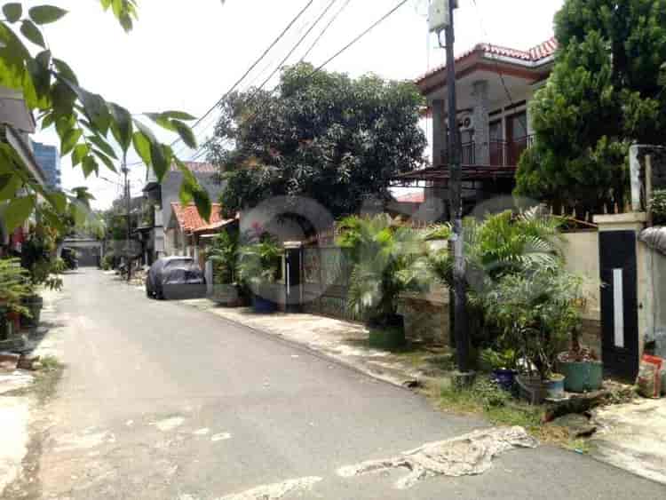Dijual Rumah 4 BR, Luas 150 m2 di Jl. Kalibata Selatan I, Kalibata - RHAS768 3