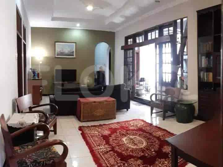 Dijual Rumah 4 BR, Luas 215 m2 di Jl. Warung Jati Timur, Kalibata - RHAS41d 1