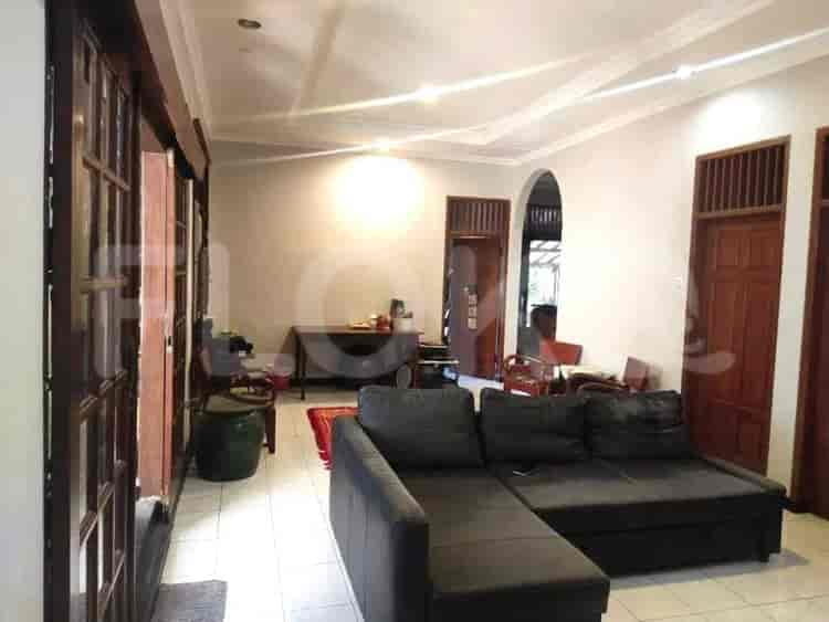 Dijual Rumah 4 BR, Luas 215 m2 di Jl. Warung Jati Timur, Kalibata - RHAS41d 9