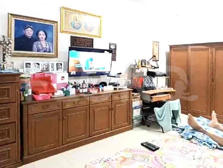 Dijual Rumah 4 BR, Luas 300 m2 di Jl. Kalibata Selatan, Kalibata - RHAS85b 10