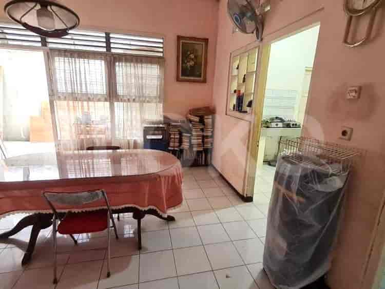 Dijual Rumah 5 BR, Luas 200 m2 di Jl. Kalibata Selatan, Kalibata - RHAS9f5 5