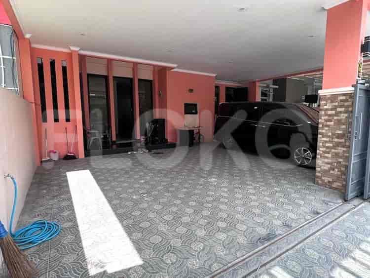300 sqm, 4 BR house for sale in Victoria park, Karawaci - RHASc40 1