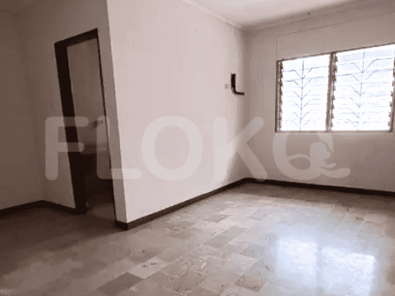 Dijual Rumah 5 BR, Luas 200 m2 di Taman Kedoya Baru, Kedoya - RHASc16 5