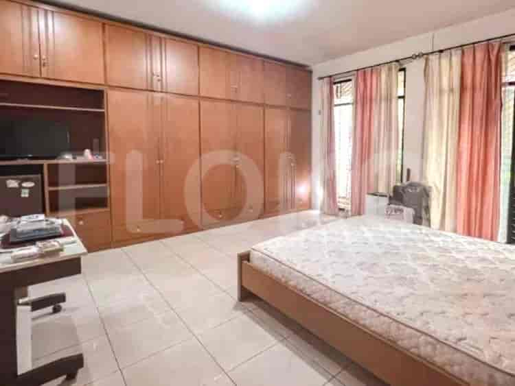 Dijual Rumah 5 BR, Luas 372 m2 di Boulevard Blok E, Kedoya - RHAS4b5 5