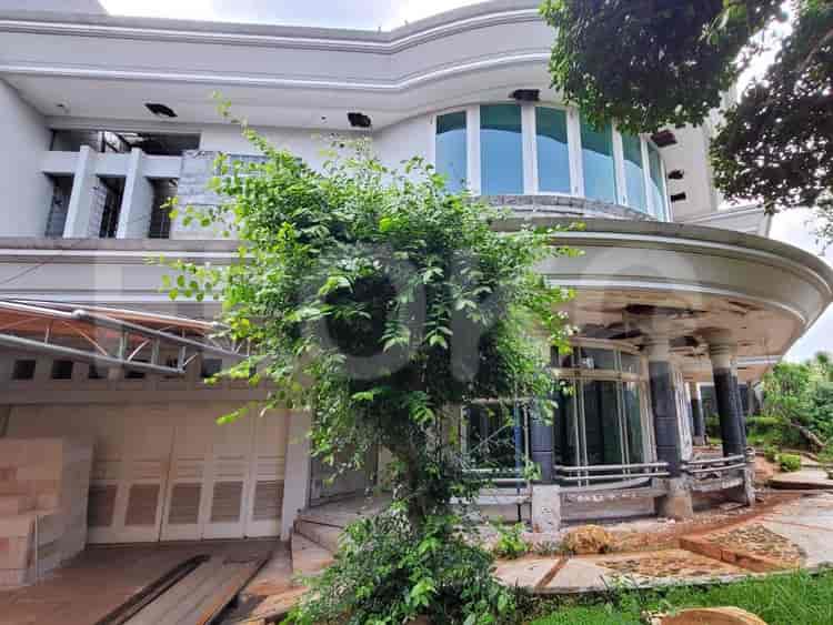 Dijual Rumah 5 BR, Luas 1000 m2 di Gading Villa, Kelapa Gading - RHASee0 1
