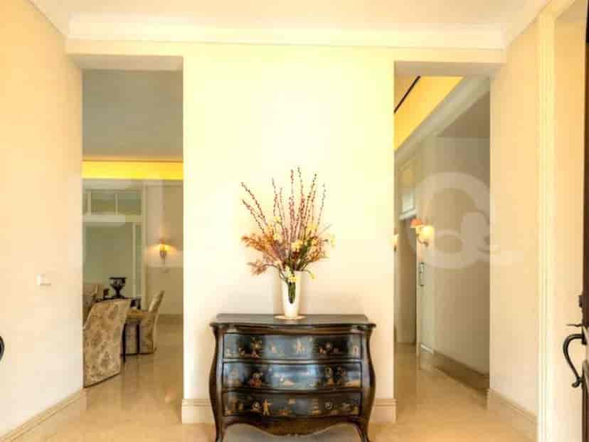 RHAS8b7 | House in Kuningan Sale with Balcony & Marble Floors 2