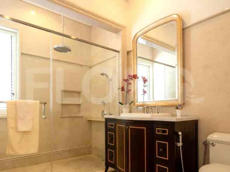 RHAS8b7 | House in Kuningan Sale with Balcony & Marble Floors 5