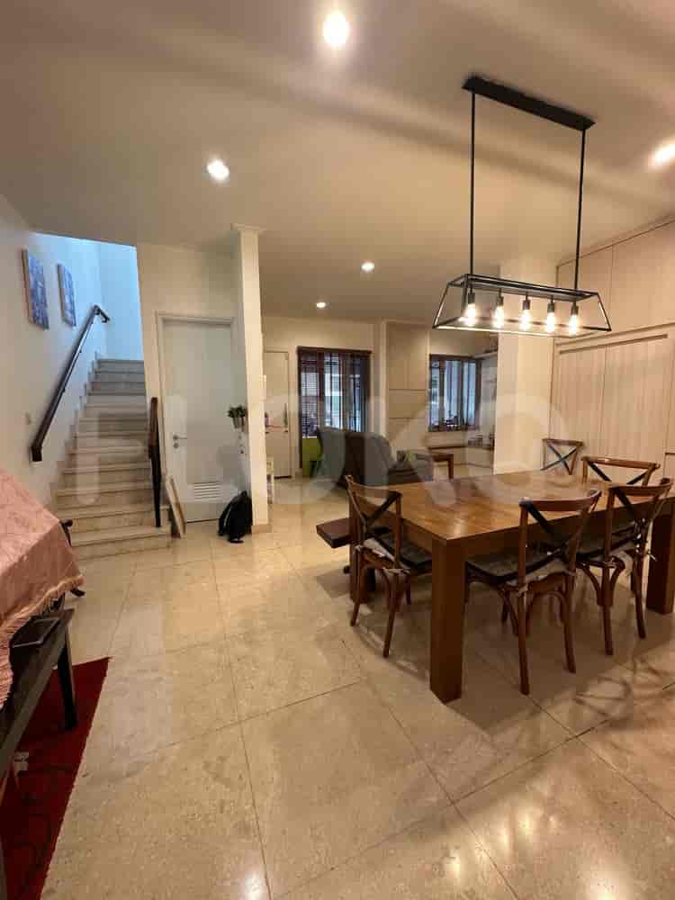 Dijual Rumah 2 BR, Luas 200 m2 di Lebak Bulus, Lebak Bulus - RHASb7b 7