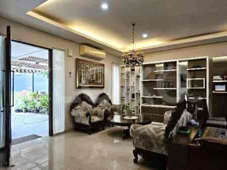 Dijual Rumah 4 BR, Luas 215 m2 di Jl. Serenia Hills, Lebak Bulus - RHAS7d3 24